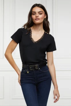 Amelia Tee